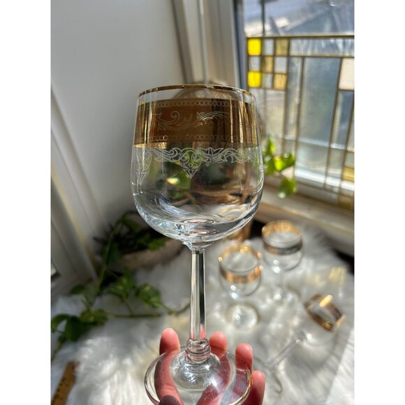 Gold Detail Wine Glasses Gold Rim With Unique Octagonal Stem Gold Paint Loss - - Picture 5 of 7